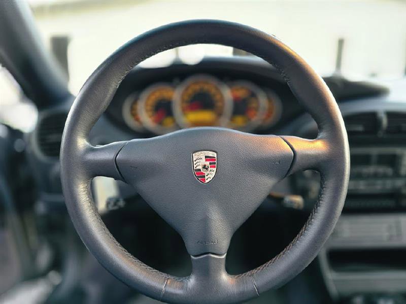 Used 2003 Porsche 911 Carrera image 32