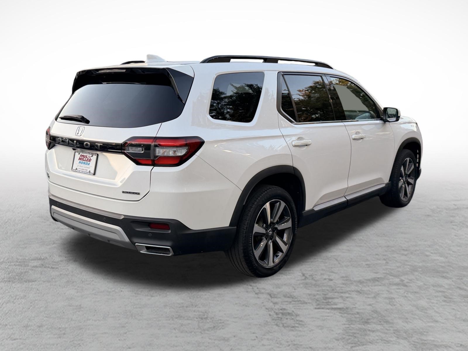 Certified 2023 Honda Pilot Touring image 6