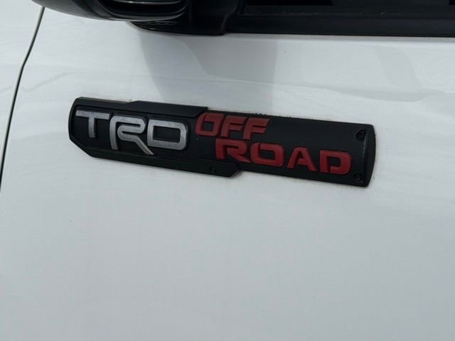 Used 2019 Toyota Tacoma TRD Off-Road AWD/4WD image 8