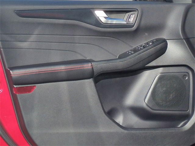Used 2025 Ford Escape ST-Line w/ Equipment Group 301A image 19