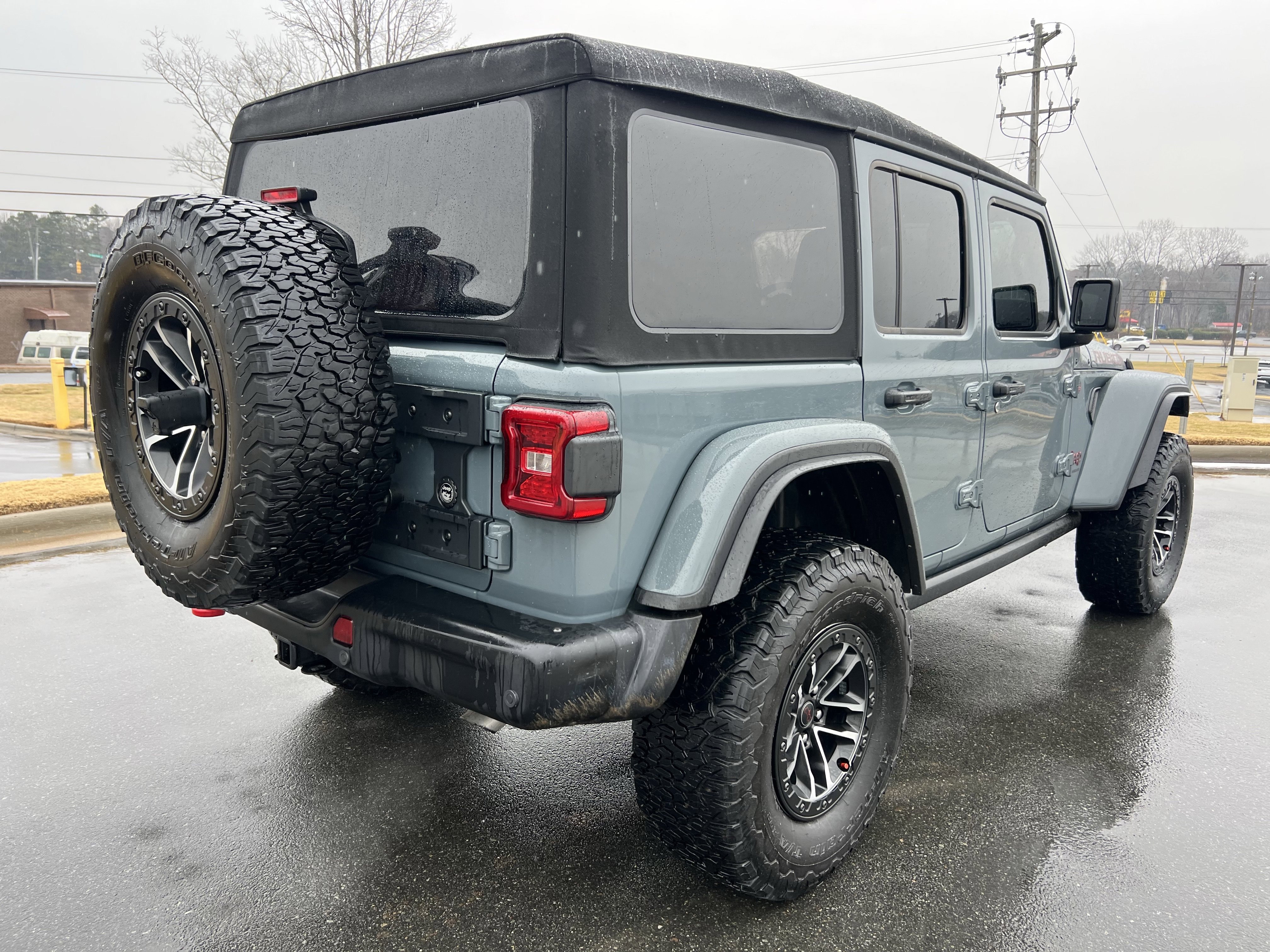 Used 2024 Jeep Wrangler Unlimited Rubicon image 9