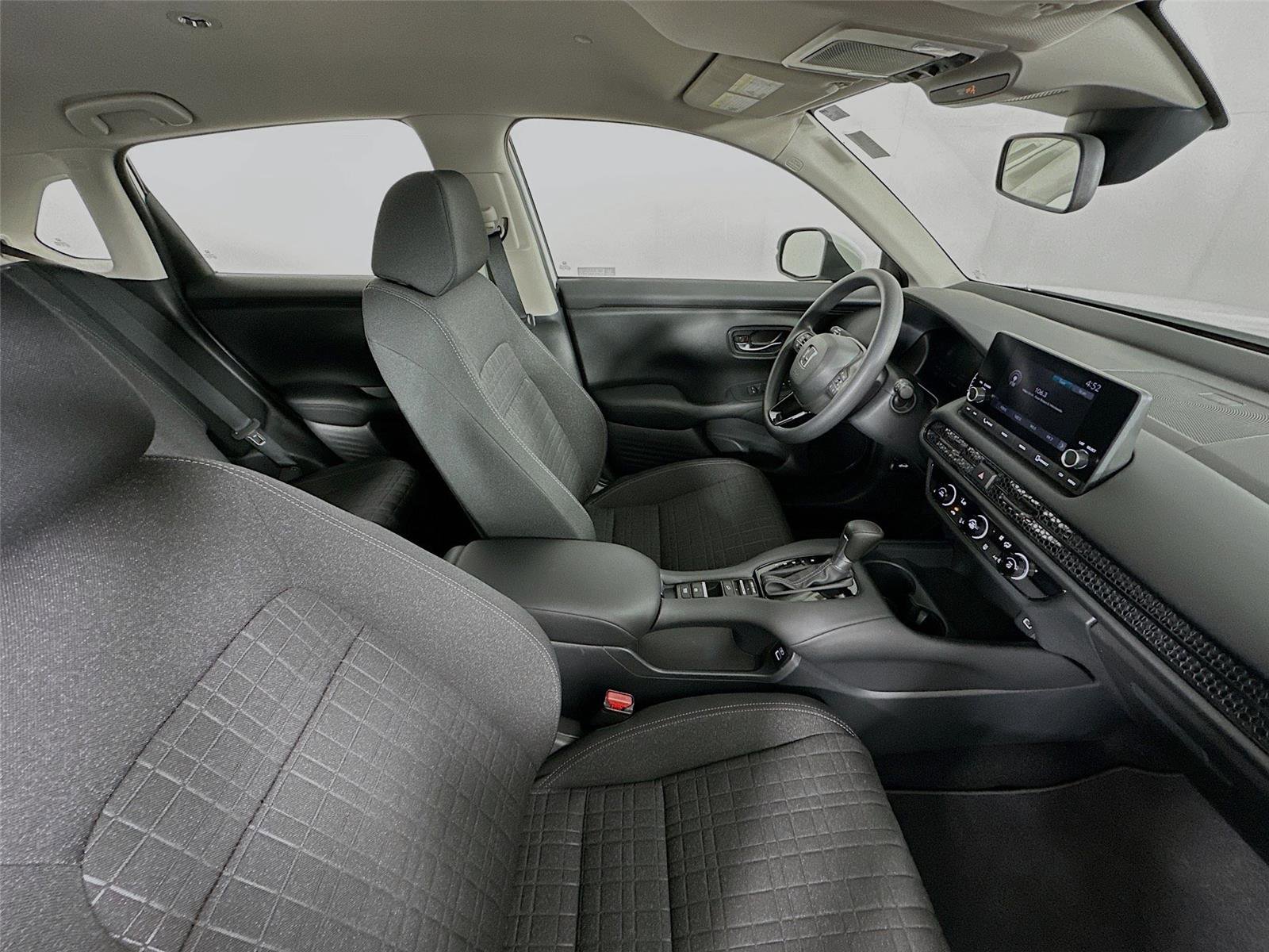 Certified 2023 Honda HR-V LX image 26