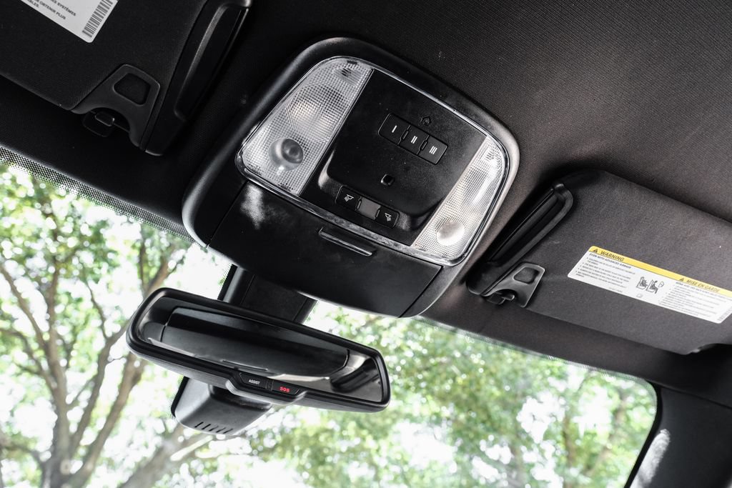 Used 2019 Chrysler 300 S RWD image 39