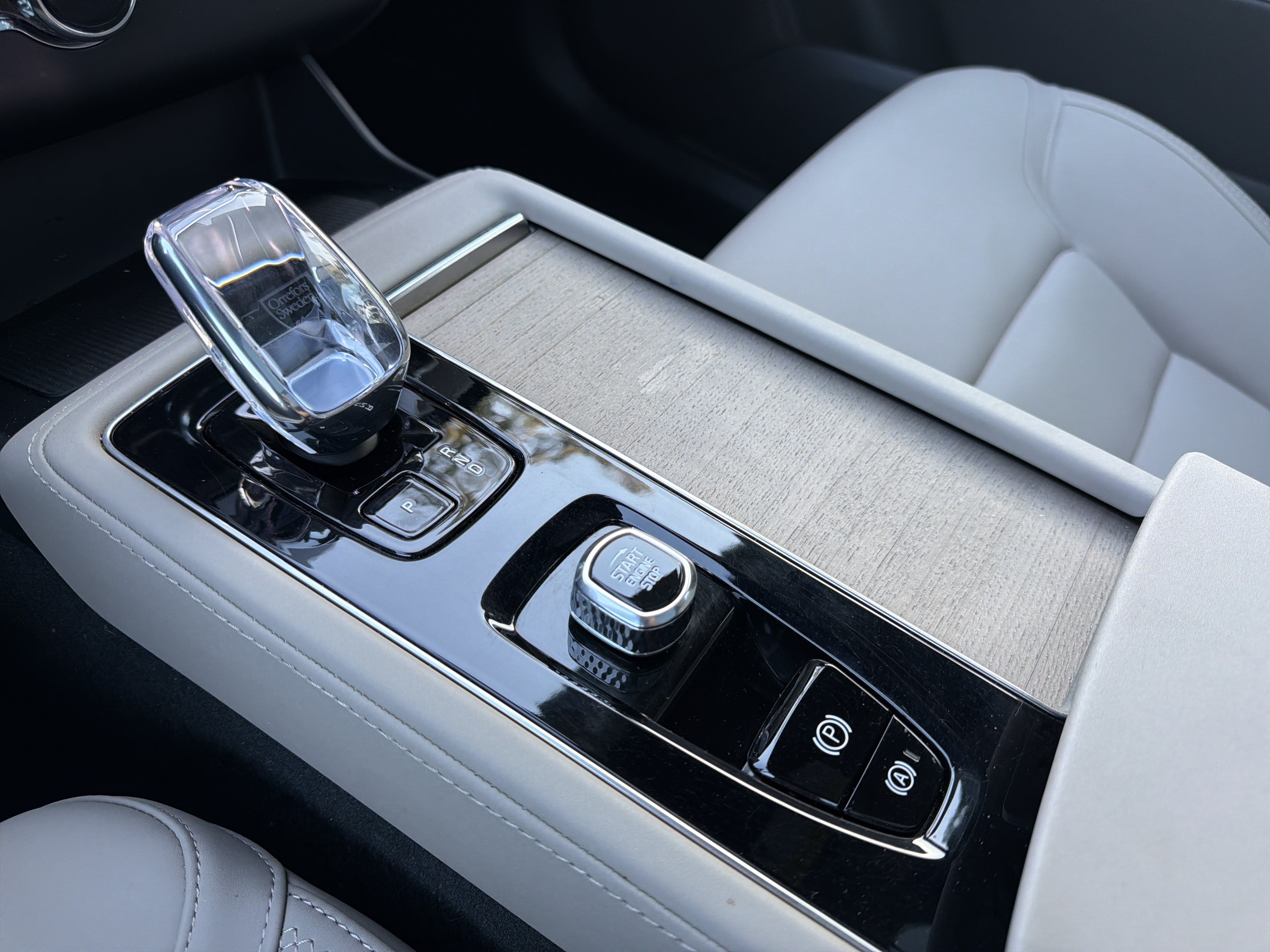 Certified 2025 Volvo XC90 B5 Core AWD/4WD image 26