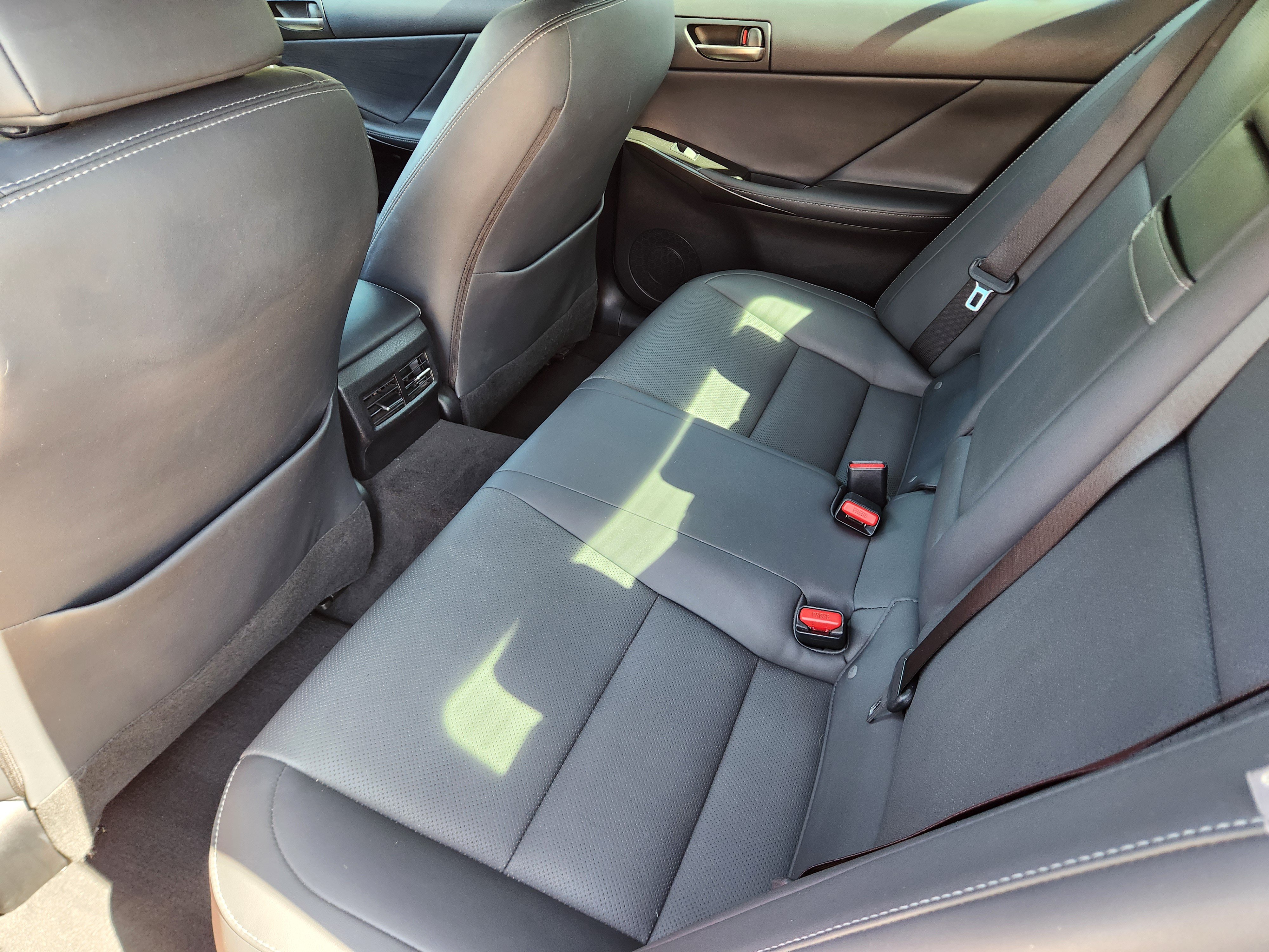 Used 2022 Lexus IS 300 w/ Premium Package RWD image 37