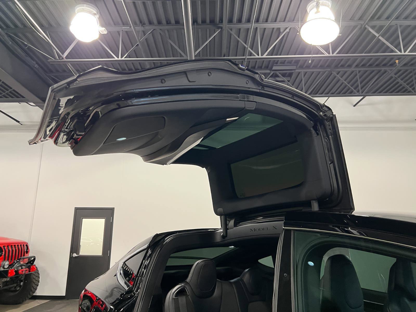 Used 2018 Tesla Model X 75D image 35