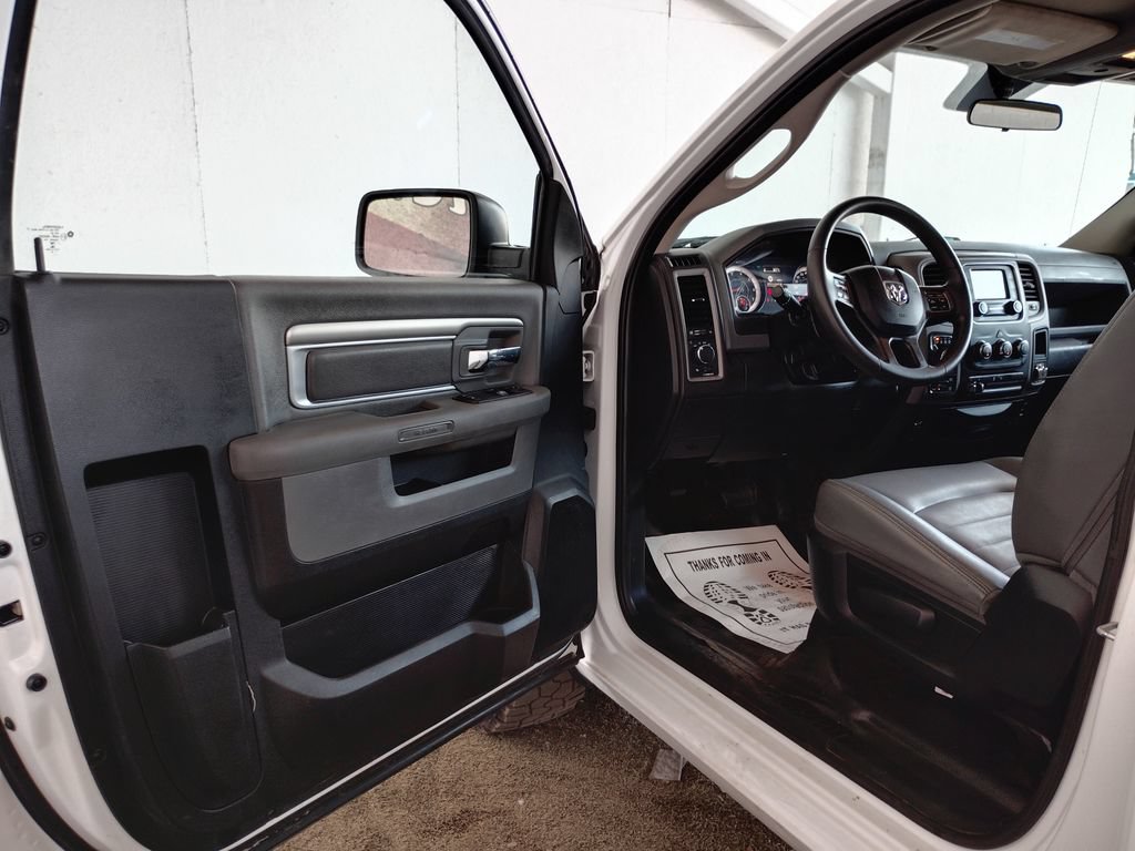 Used 2018 RAM 1500 ST AWD/4WD image 15