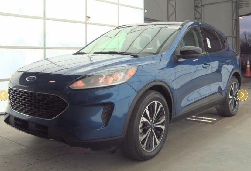 Used 2022 Ford Escape SE w/ SE Sport Appearance Package image 1