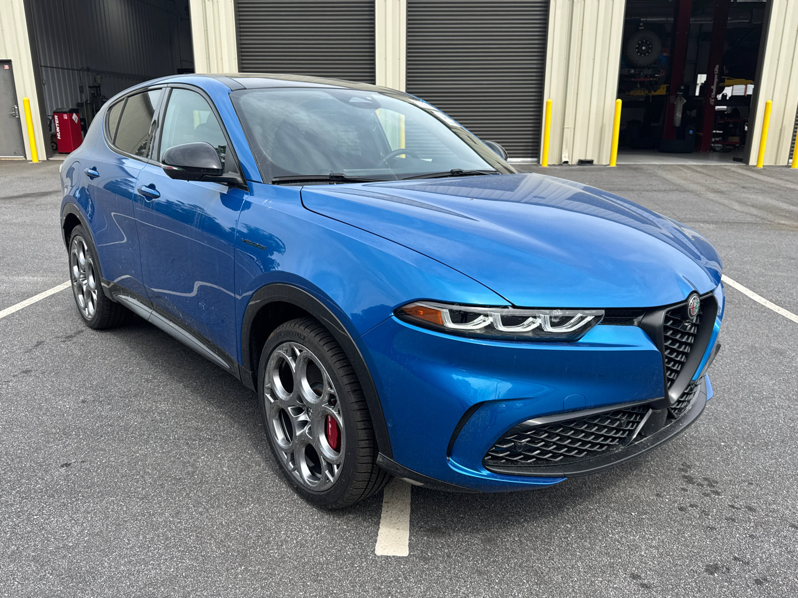 Used 2024 Alfa Romeo Tonale Veloce image 3