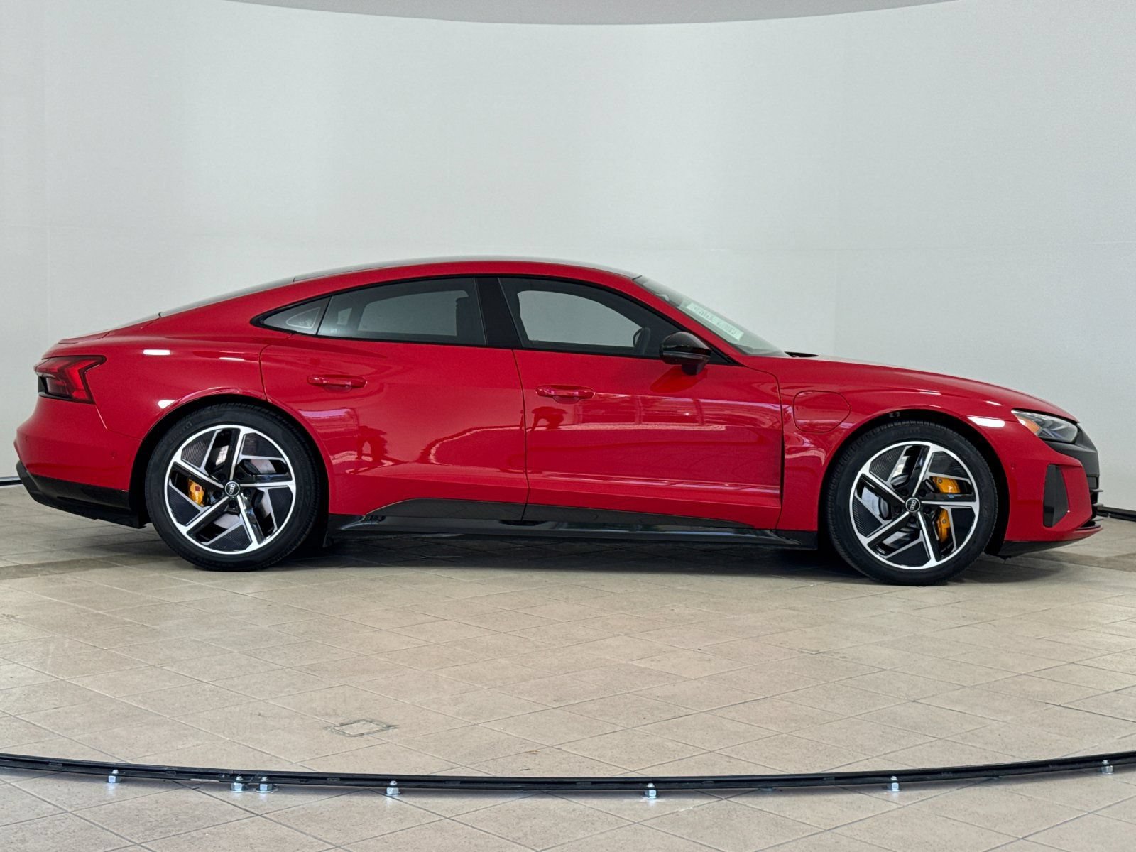 Used 2023 Audi RS e-tron GT w/ Carbon Performance Package AWD/4WD image 7