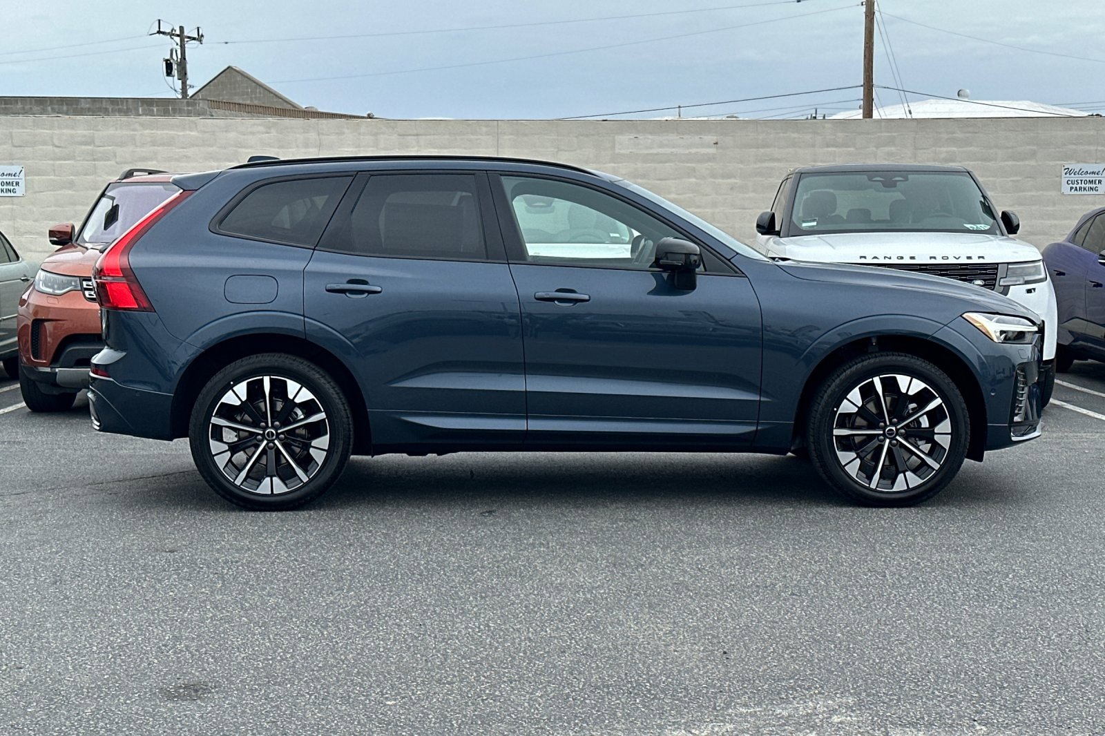 New 2026 Volvo XC60 B5 Plus w/ Protection Package Premier image 6