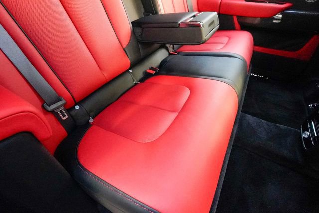 Used 2023 Rolls-Royce Cullinan Black Badge w/ Driver's Package image 95