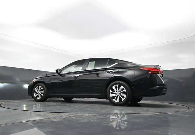 Used 2025 Nissan Altima 2.5 S FWD image 24