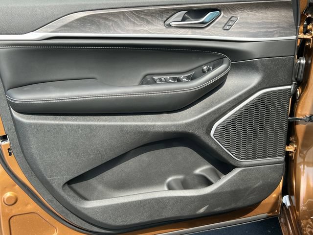 New 2026 Jeep Grand Cherokee L Limited AWD/4WD image 15
