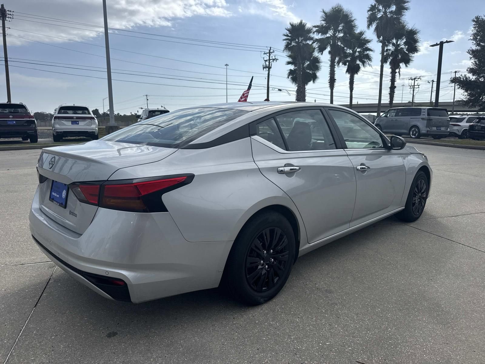 Used 2024 Nissan Altima 2.5 S image 5