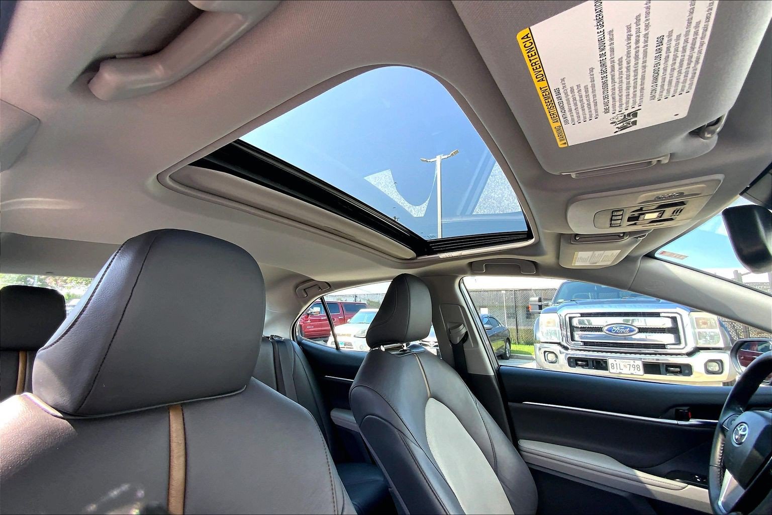 Used 2020 Toyota Camry XLE w/ Sunroof Package FWD image 27