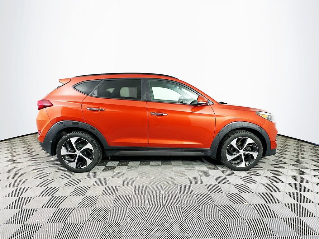Used 2016 Hyundai Tucson Limited w/ Option Group 03 image 11