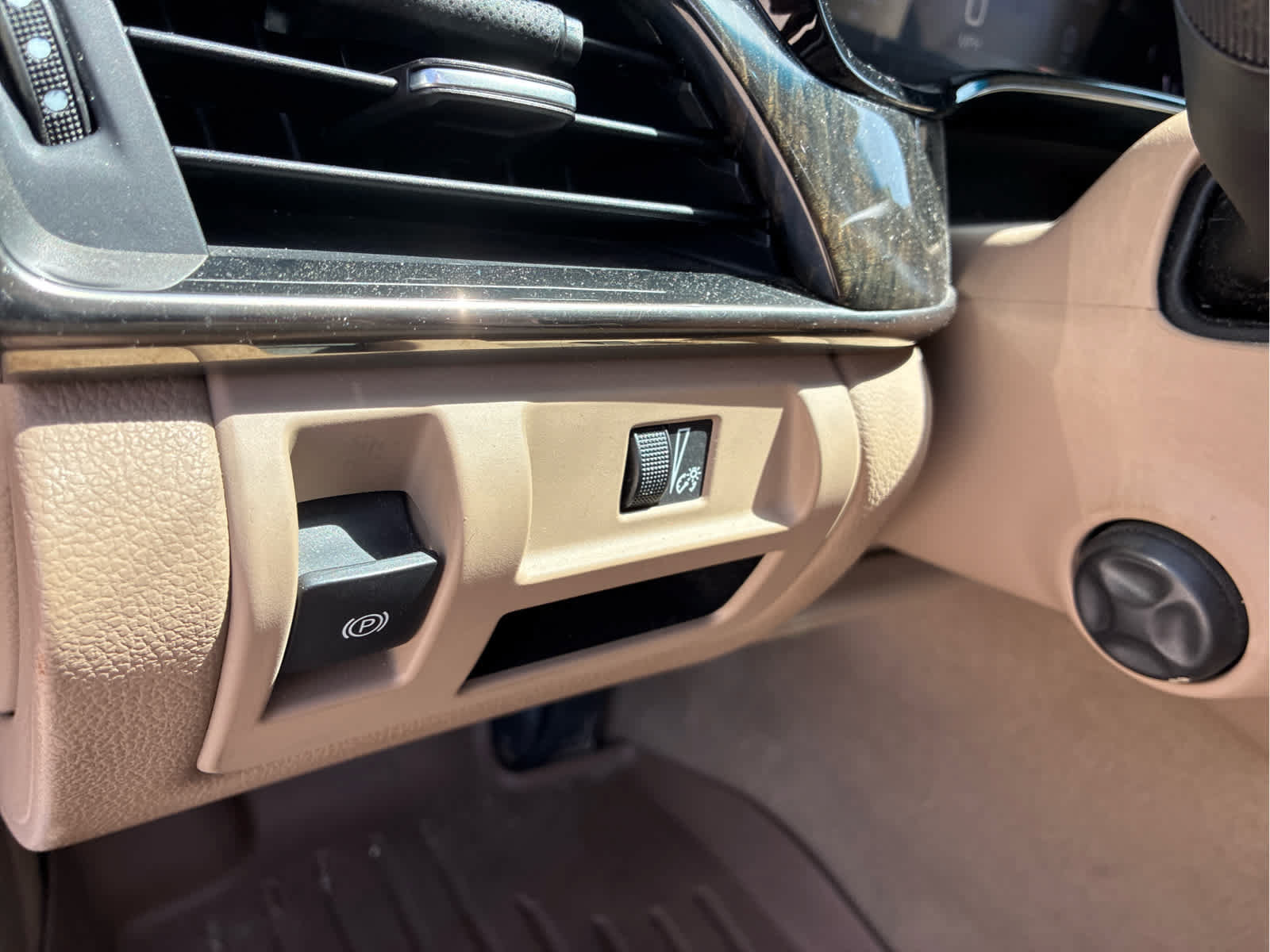 Used 2016 Cadillac CTS Luxury RWD image 6