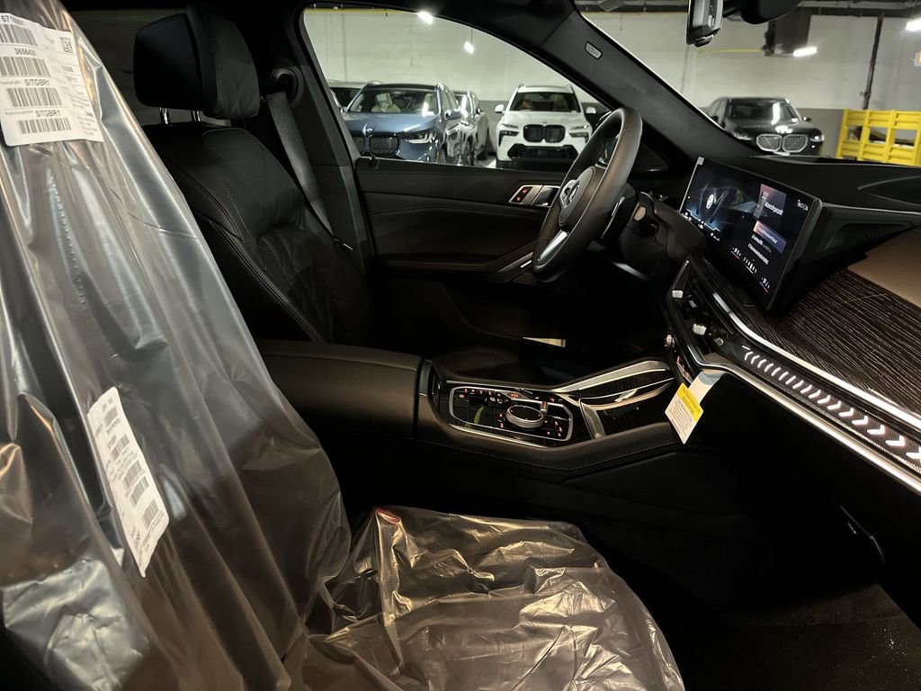 New 2026 BMW X6 xDrive40i w/ Climate Comfort Package image 25