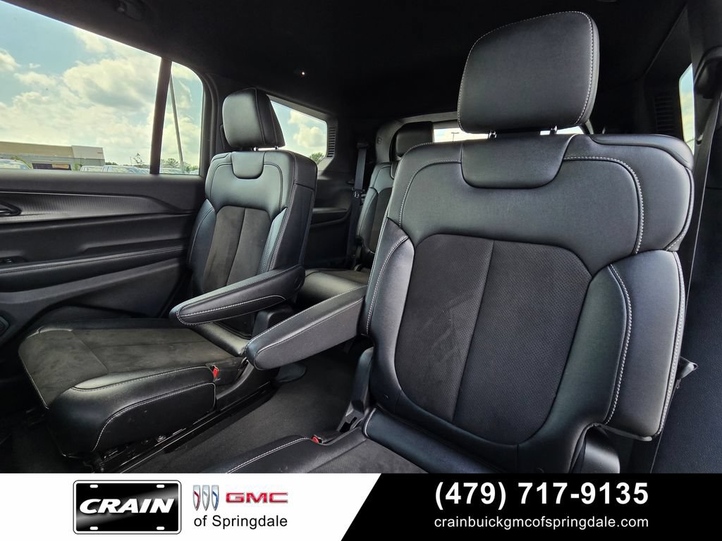 Used 2023 Jeep Grand Cherokee L Laredo AWD/4WD image 25