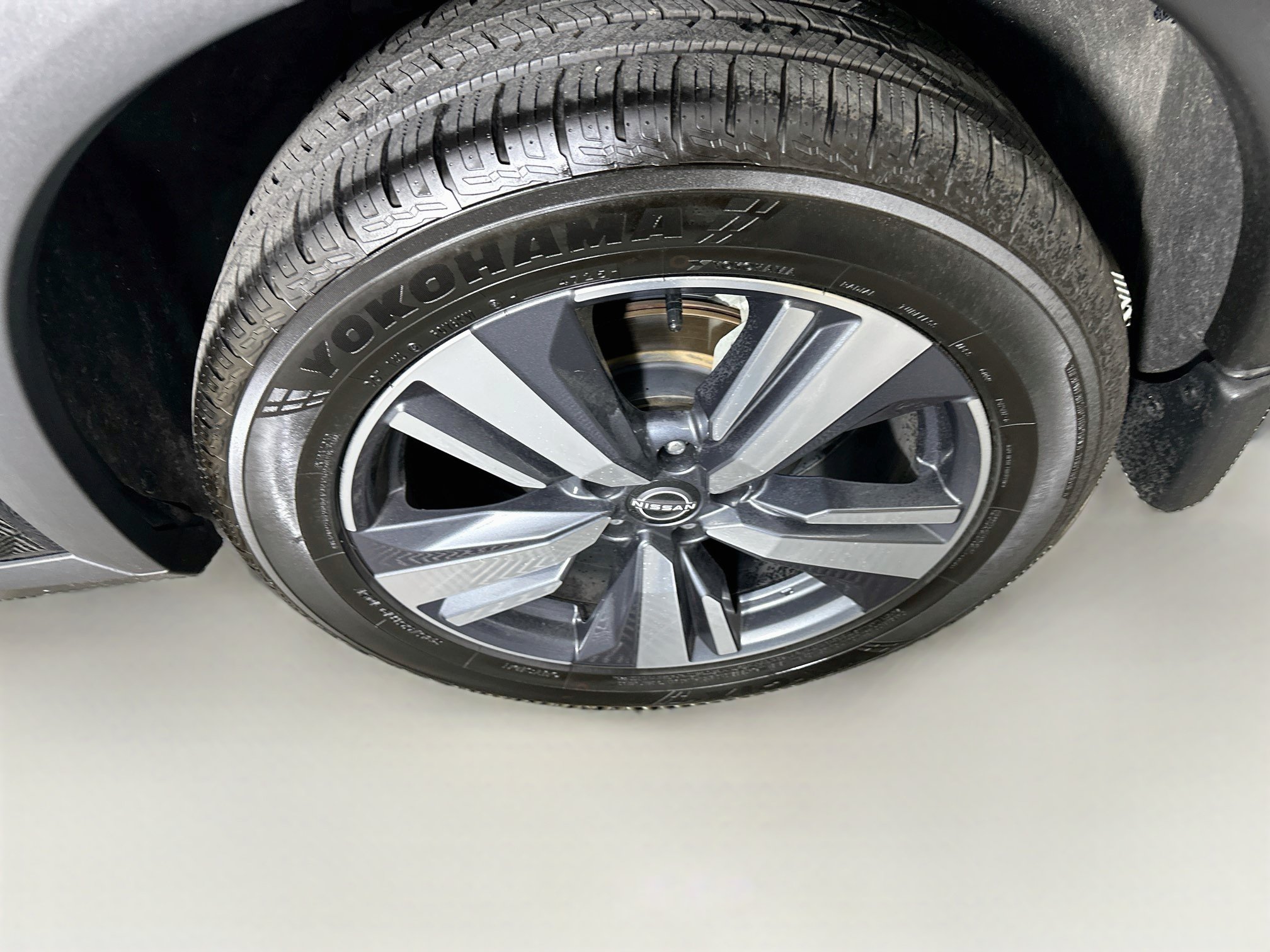 Used 2023 Nissan Rogue SL w/ SL Premium Package FWD image 11