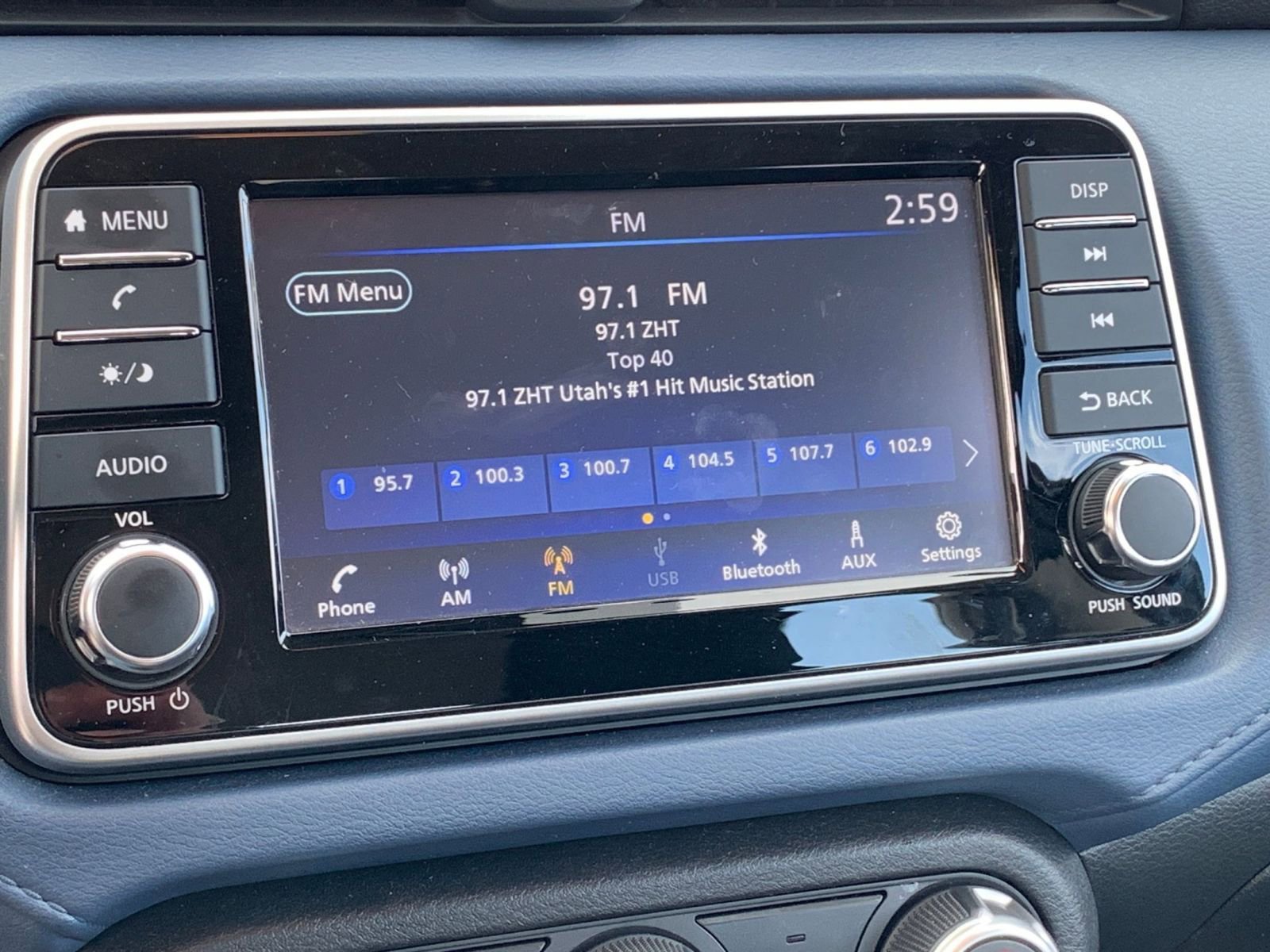 Used 2025 Nissan Versa SV w/ Trunk Package image 20