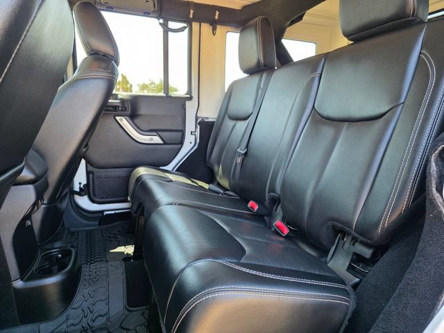 Used 2017 Jeep Wrangler Unlimited Rubicon w/ Connectivity Group AWD/4WD image 21
