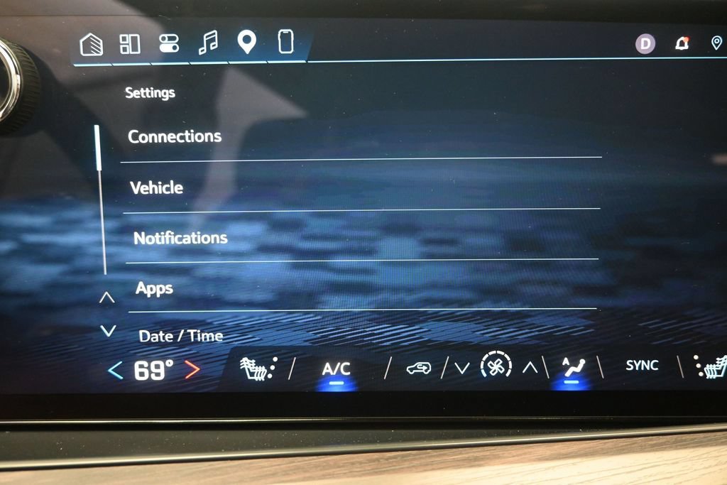Used 2025 Chevrolet Suburban LT AWD/4WD image 26