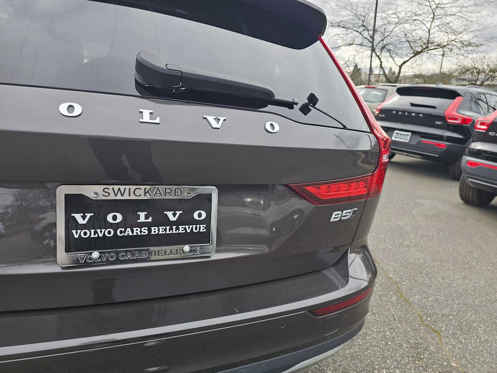 Certified 2025 Volvo V60 B5 Cross Country Plus image 16