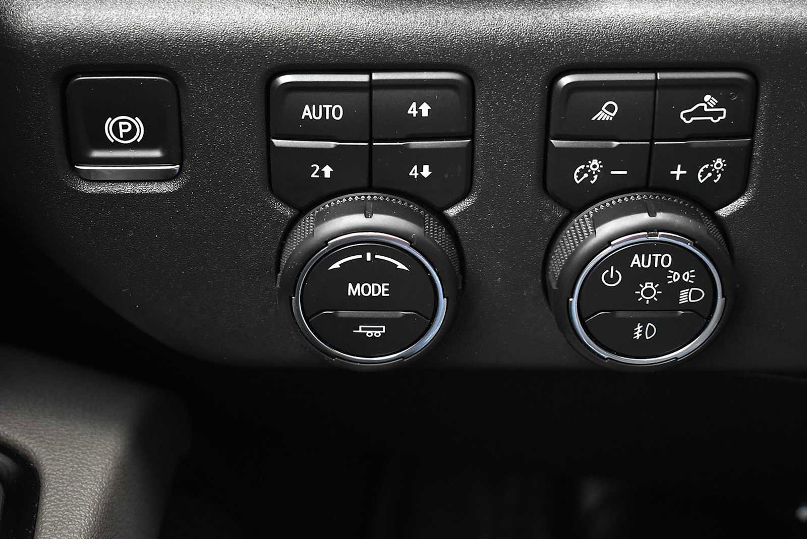 Used 2025 Chevrolet Silverado 1500 ZR2 w/ Technology Package image 22