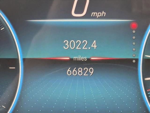 Certified 2021 Mercedes-Benz GLB 250 4MATIC image 11