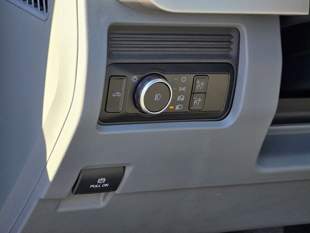 New 2026 Ford F550 4x4 Regular Cab Super Duty image 5