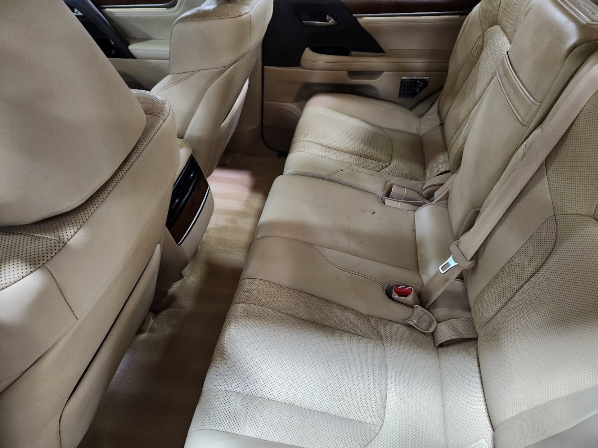 Used 2021 Lexus LX 570 4WD w/ Luxury Package image 51