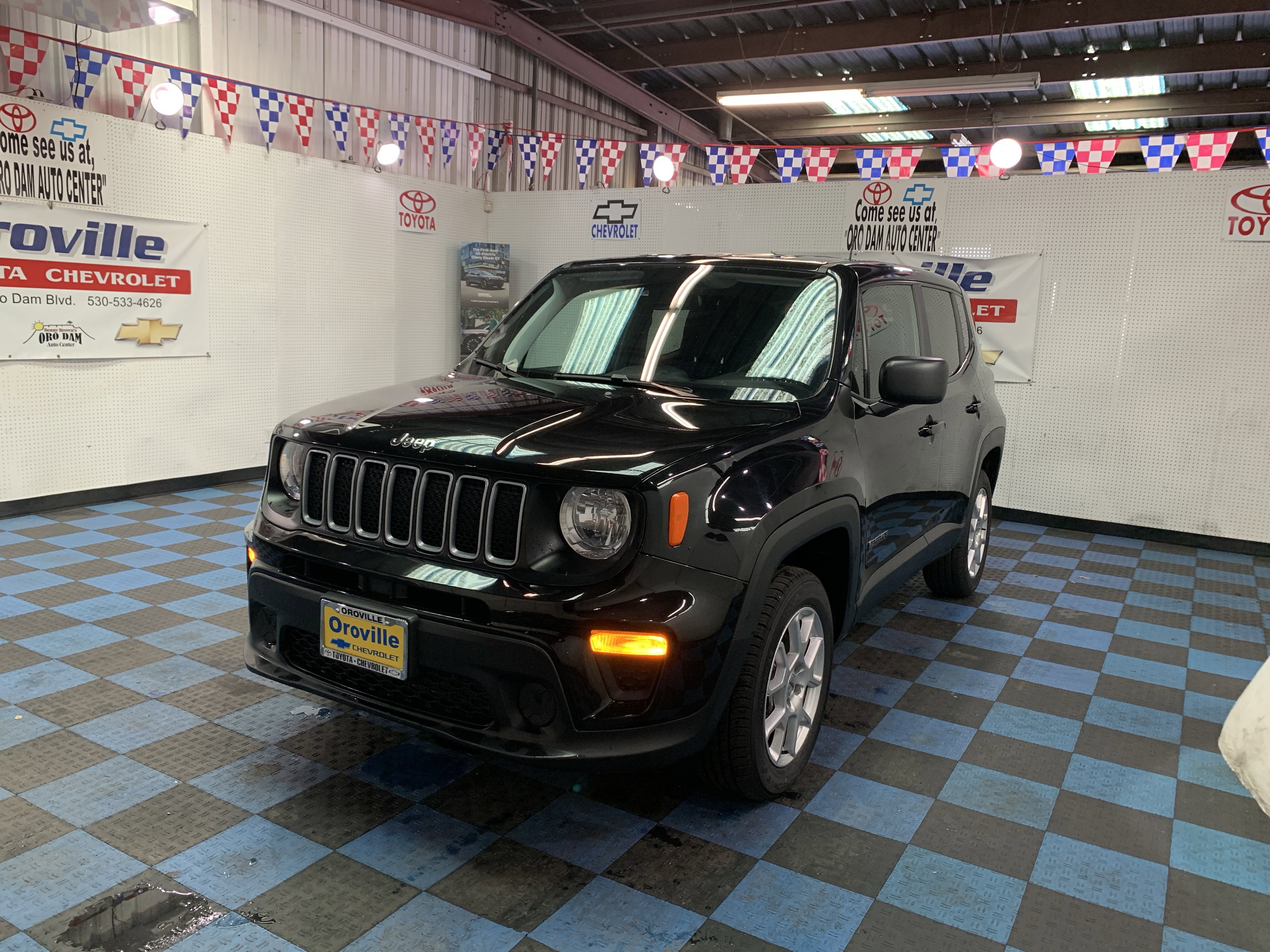 Used 2023 Jeep Renegade Latitude image 1