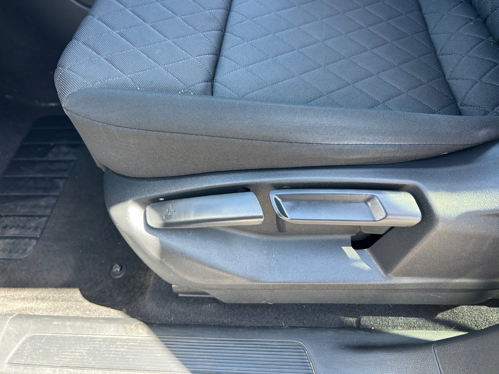 Used 2019 Volkswagen Atlas S image 14