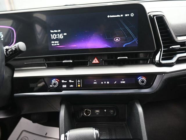 Used 2025 Kia Sportage EX image 10