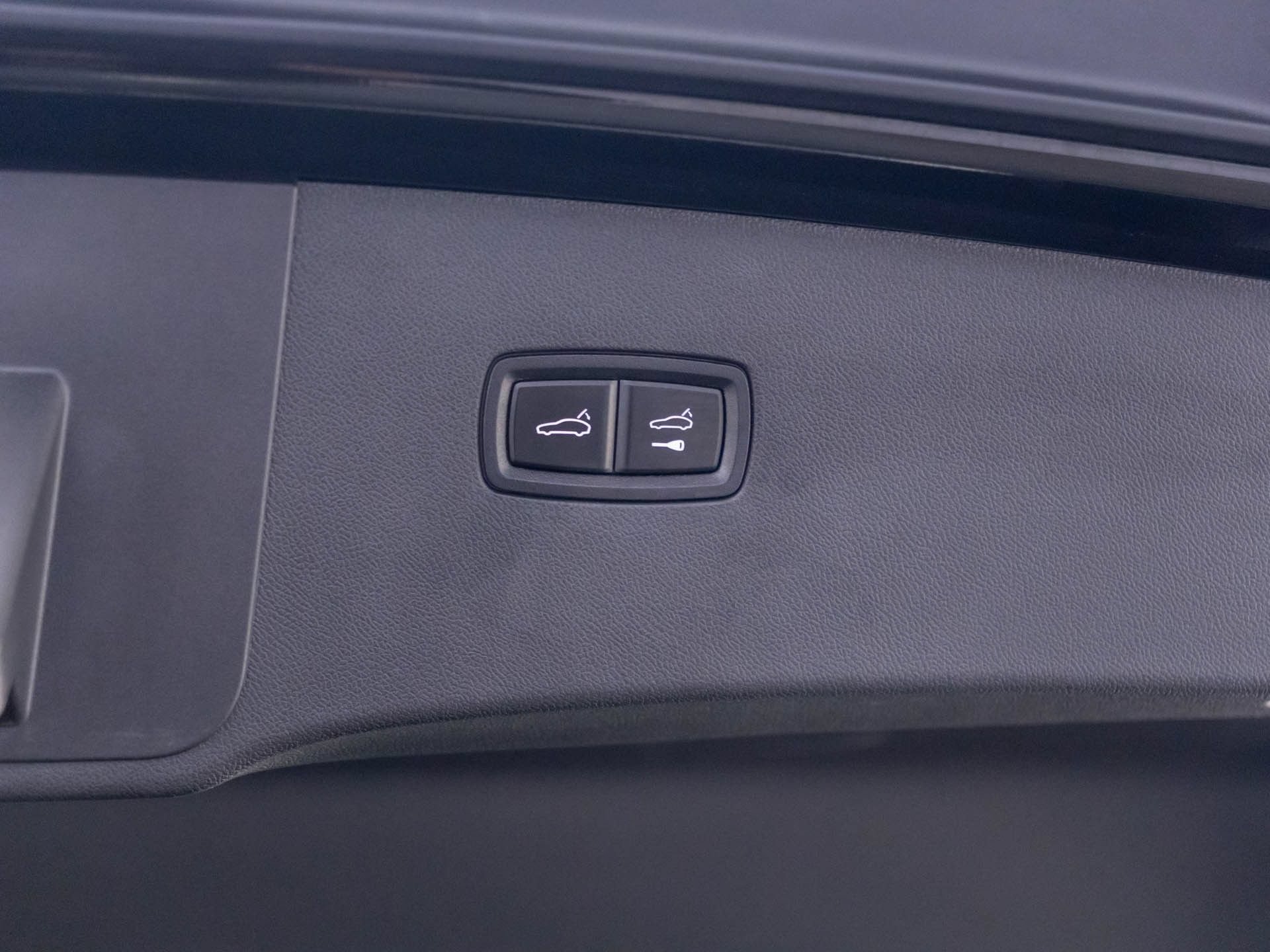 Certified 2025 Porsche Cayenne GTS AWD/4WD image 35
