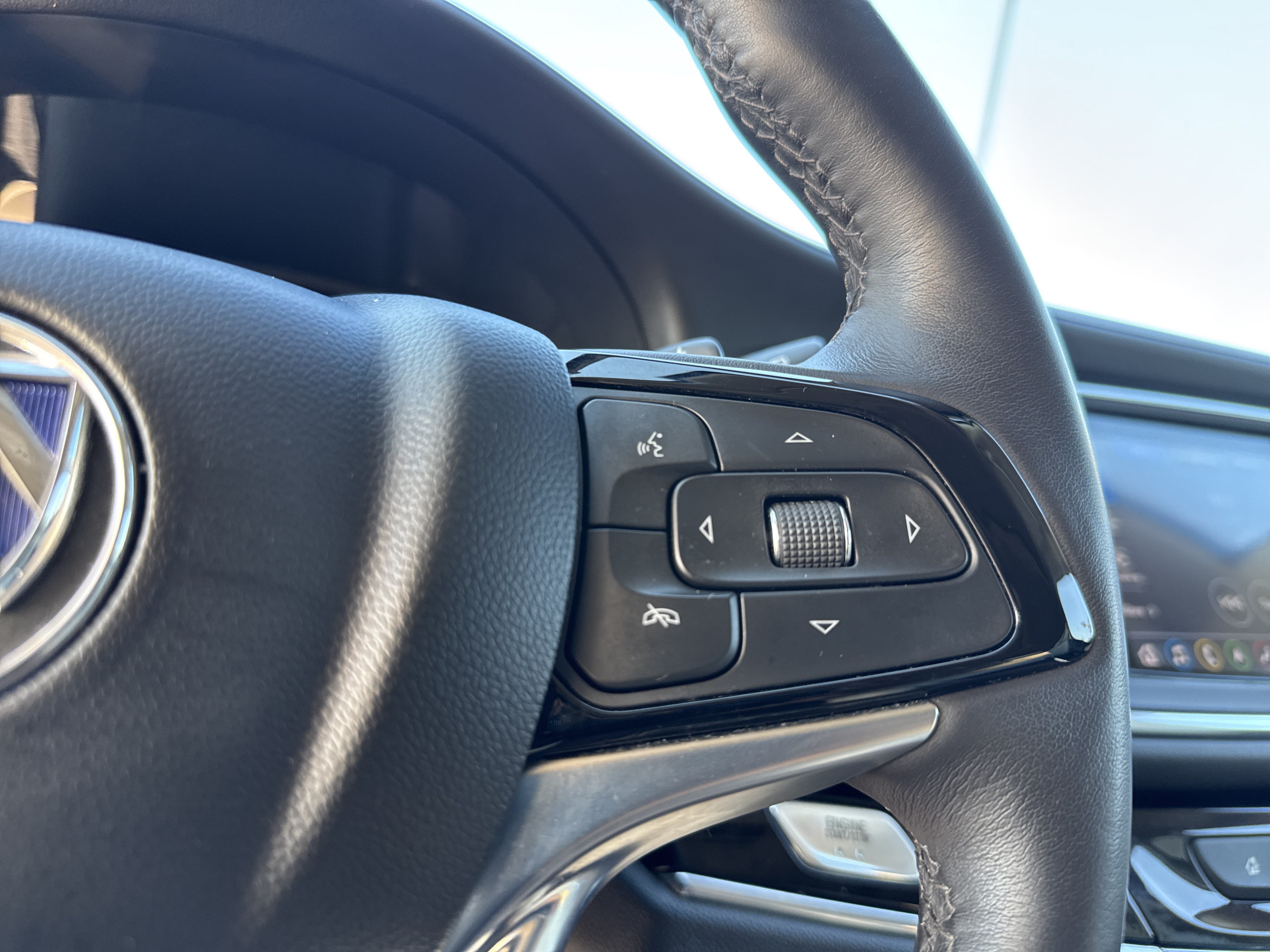 Used 2023 Buick Enclave Avenir w/ Avenir Technology Package FWD image 20