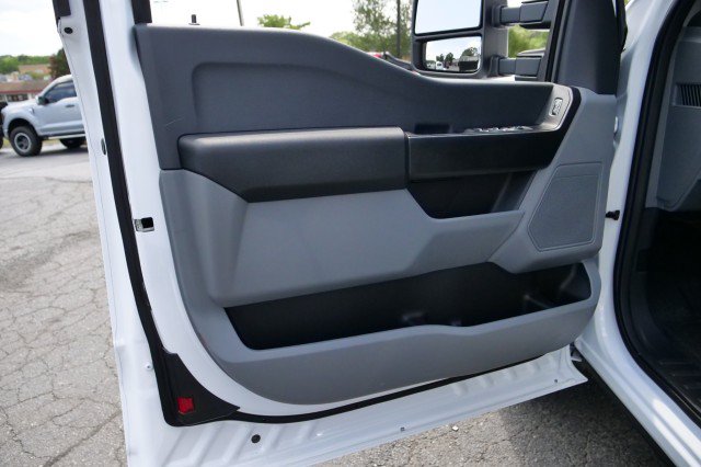 Used 2025 Ford F250 XL RWD image 25