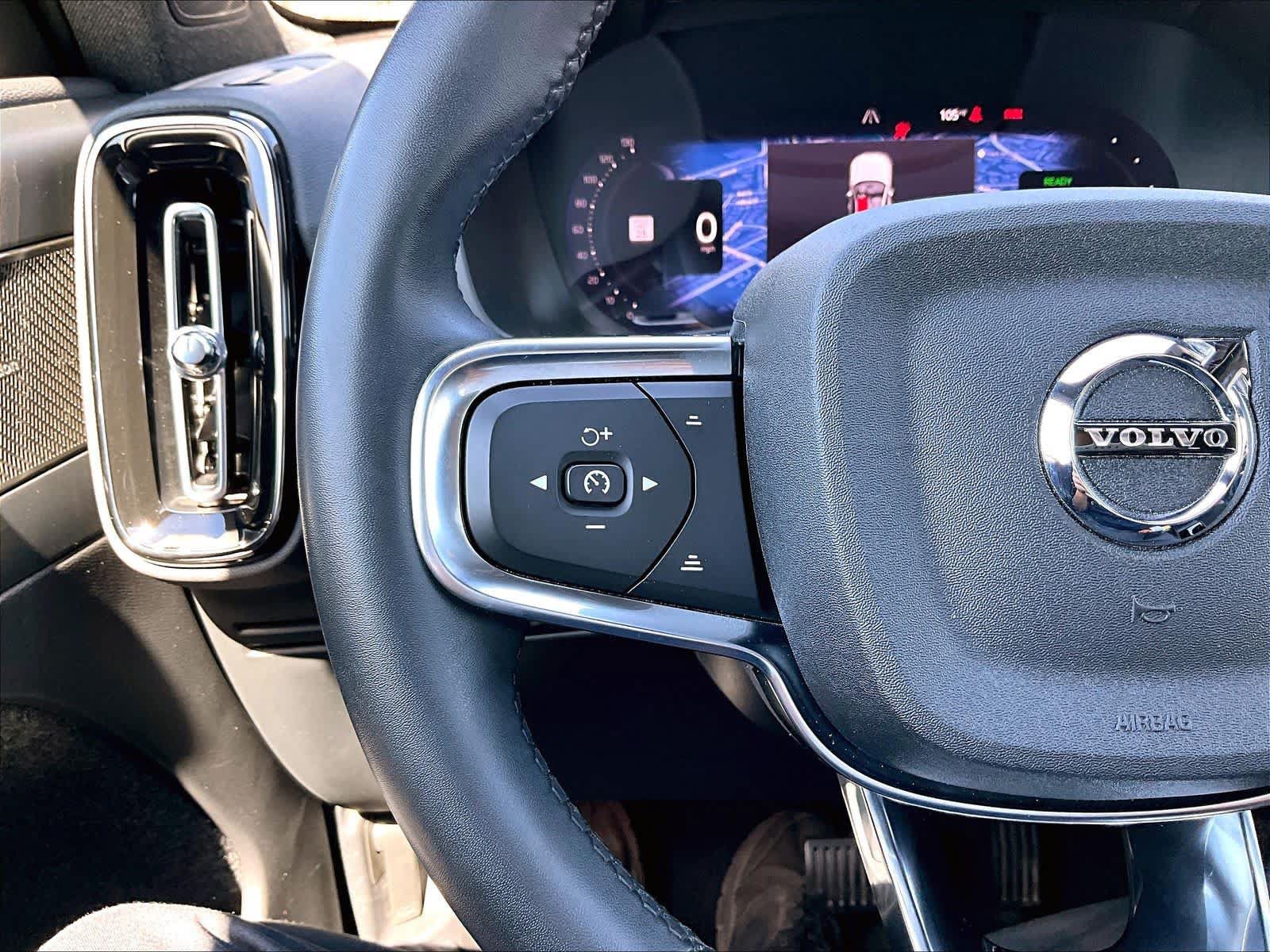 Used 2023 Volvo XC40 Recharge Ultimate AWD/4WD image 14