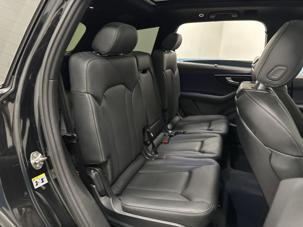Used 2025 Audi Q7 3.0T Prestige w/ Prestige Package image 34