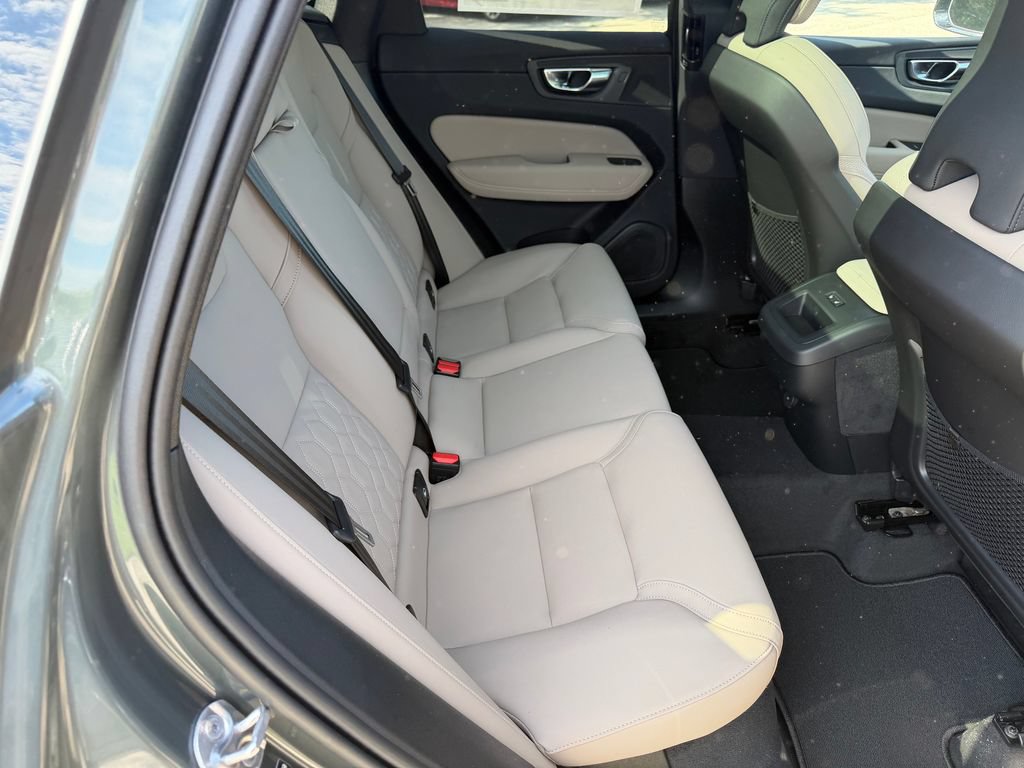 New 2026 Volvo XC60 B5 Core w/ Climate Package AWD/4WD image 11