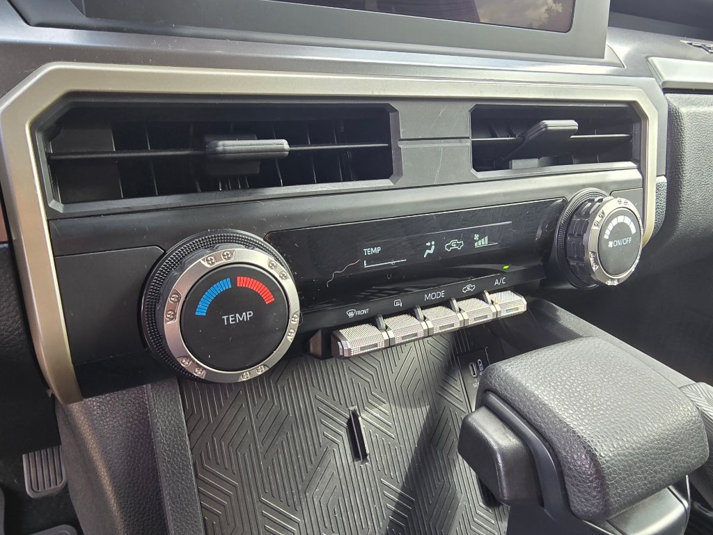 Used 2025 Toyota Tacoma SR5 AWD/4WD image 24