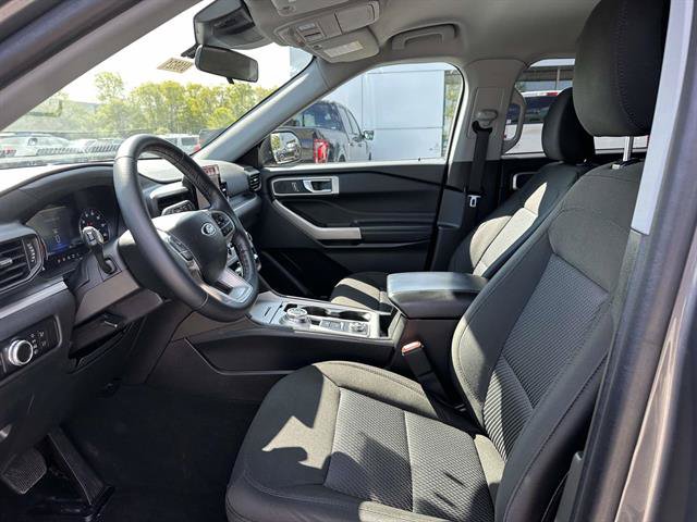 Used 2023 Ford Explorer XLT AWD/4WD image 34