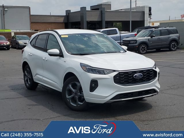 Used 2023 Ford Escape ST-Line Select w/ Tech Pack #2 AWD/4WD image 2