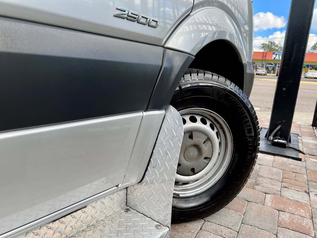 Used 2014 Freightliner Sprinter 2500 image 10