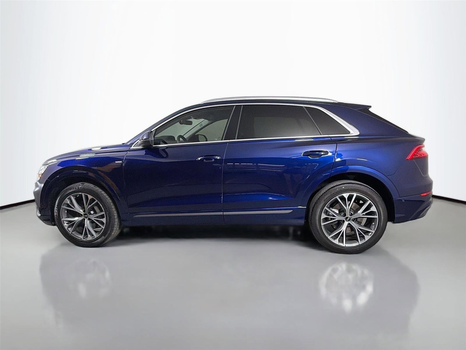 Used 2022 Audi Q8 Premium Plus AWD/4WD image 9