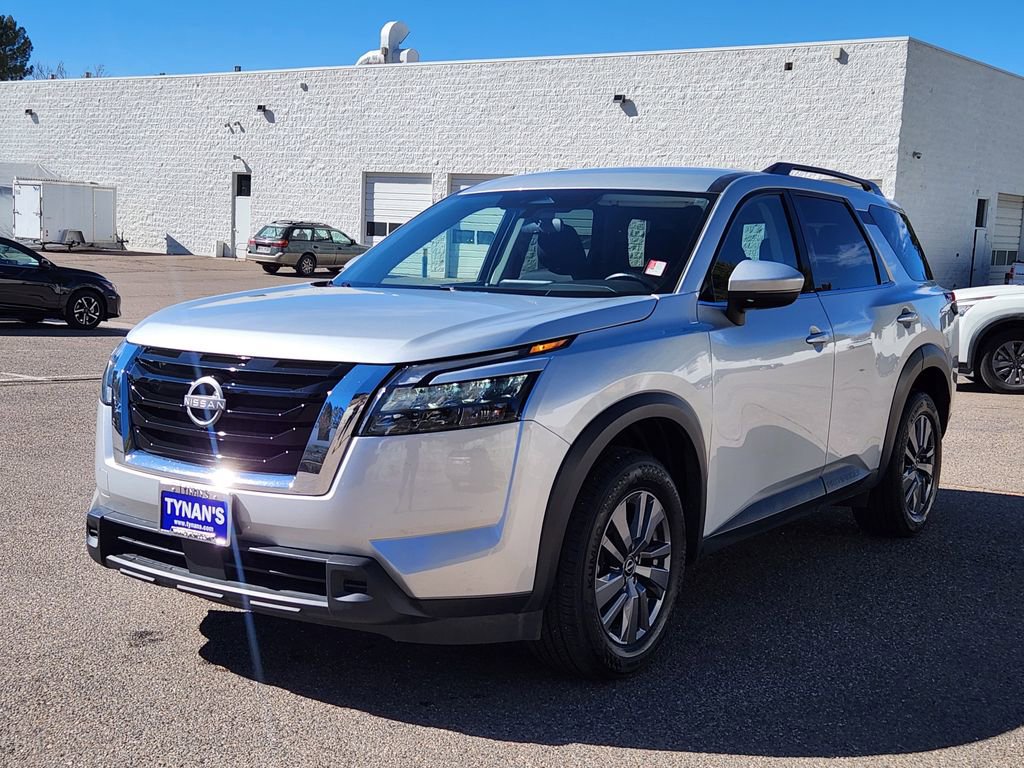 Used 2025 Nissan Pathfinder SV image 6