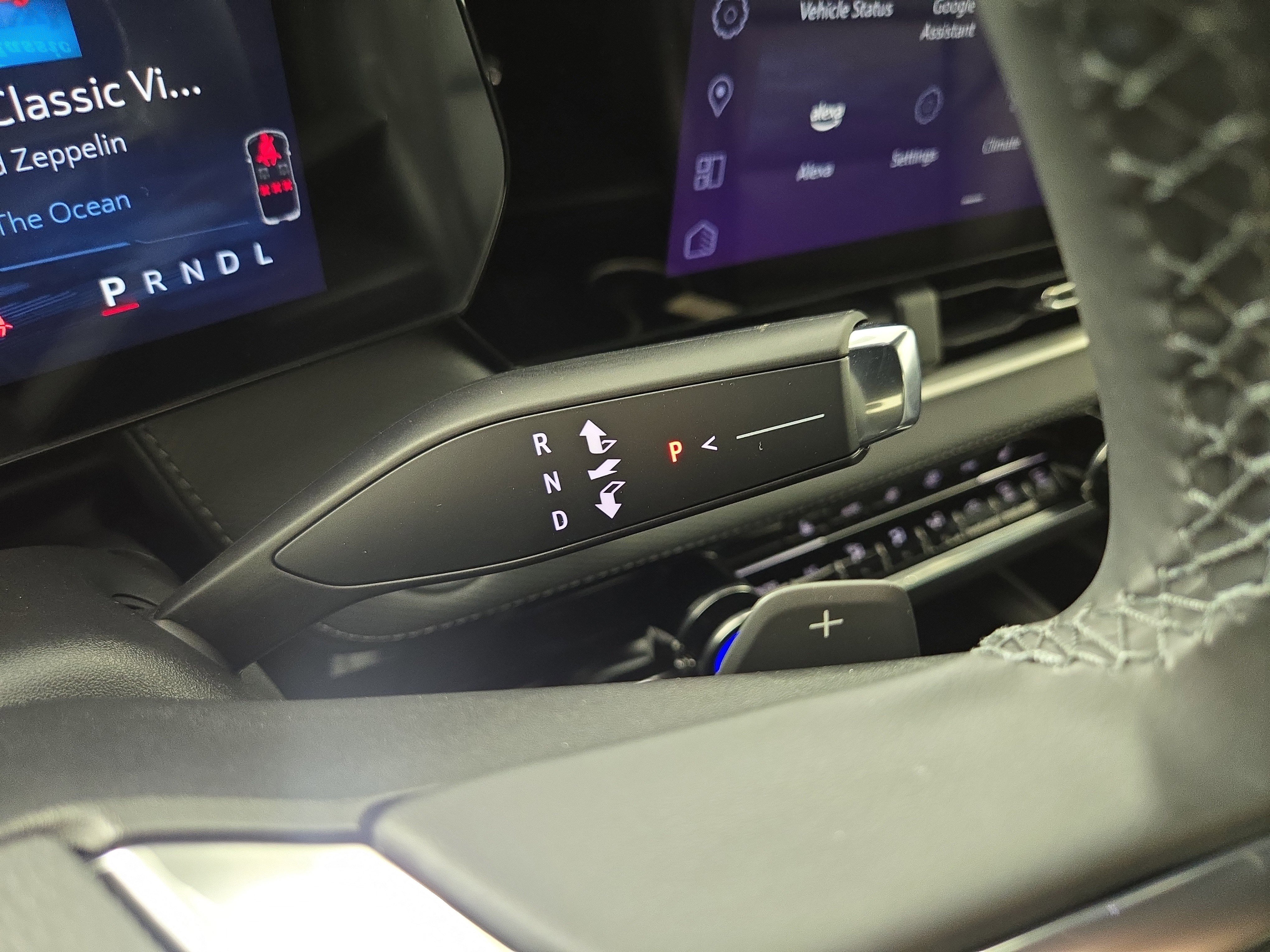 Used 2025 Chevrolet Equinox LT w/ Convenience Package II image 23