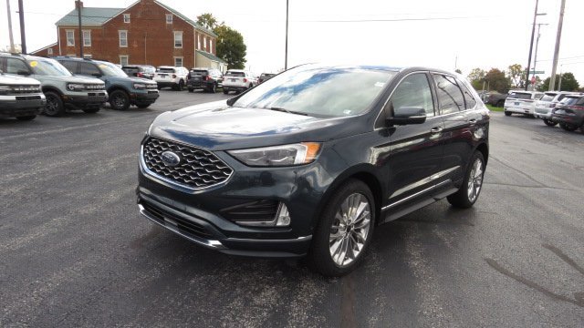 Certified 2022 Ford Edge Titanium w/ Equipment Group 301A image 3
